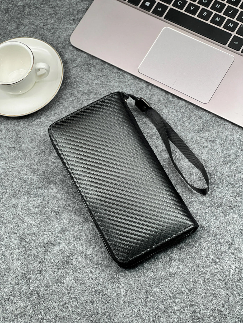Pochette Longue Executive – Édition Carbon Clutch